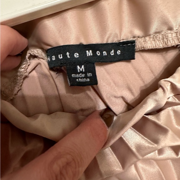 Pleated maxi skirt - Picture 2 of 2